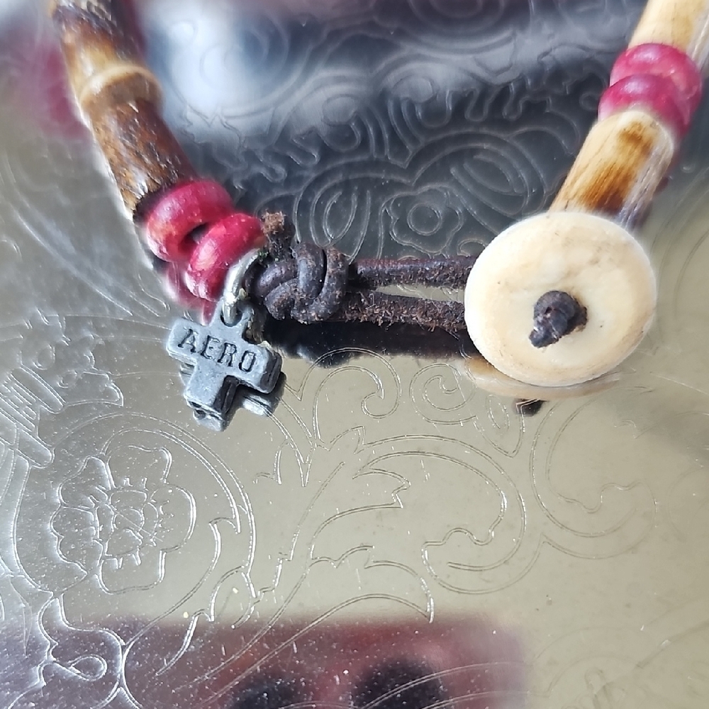 Aeropostale Tulsi Wood & Leather Beaded Necklace 16" W Aero Tag Button Closure - Picture 3 of 6
